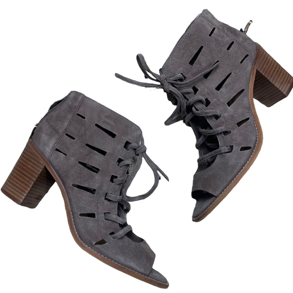 Vince Camuto Tressa Caged Lace Up Heels Suede Grey sz 8 Peep Toe Cut Out